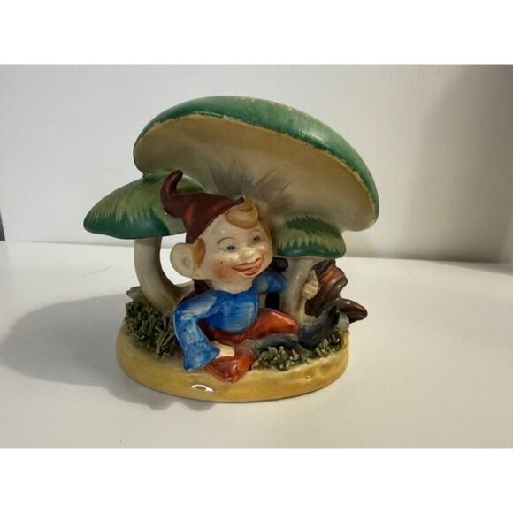 Unbranded Other - Pixie Elf Sitting Under a Mushroom in a Mushroom Garden Planter